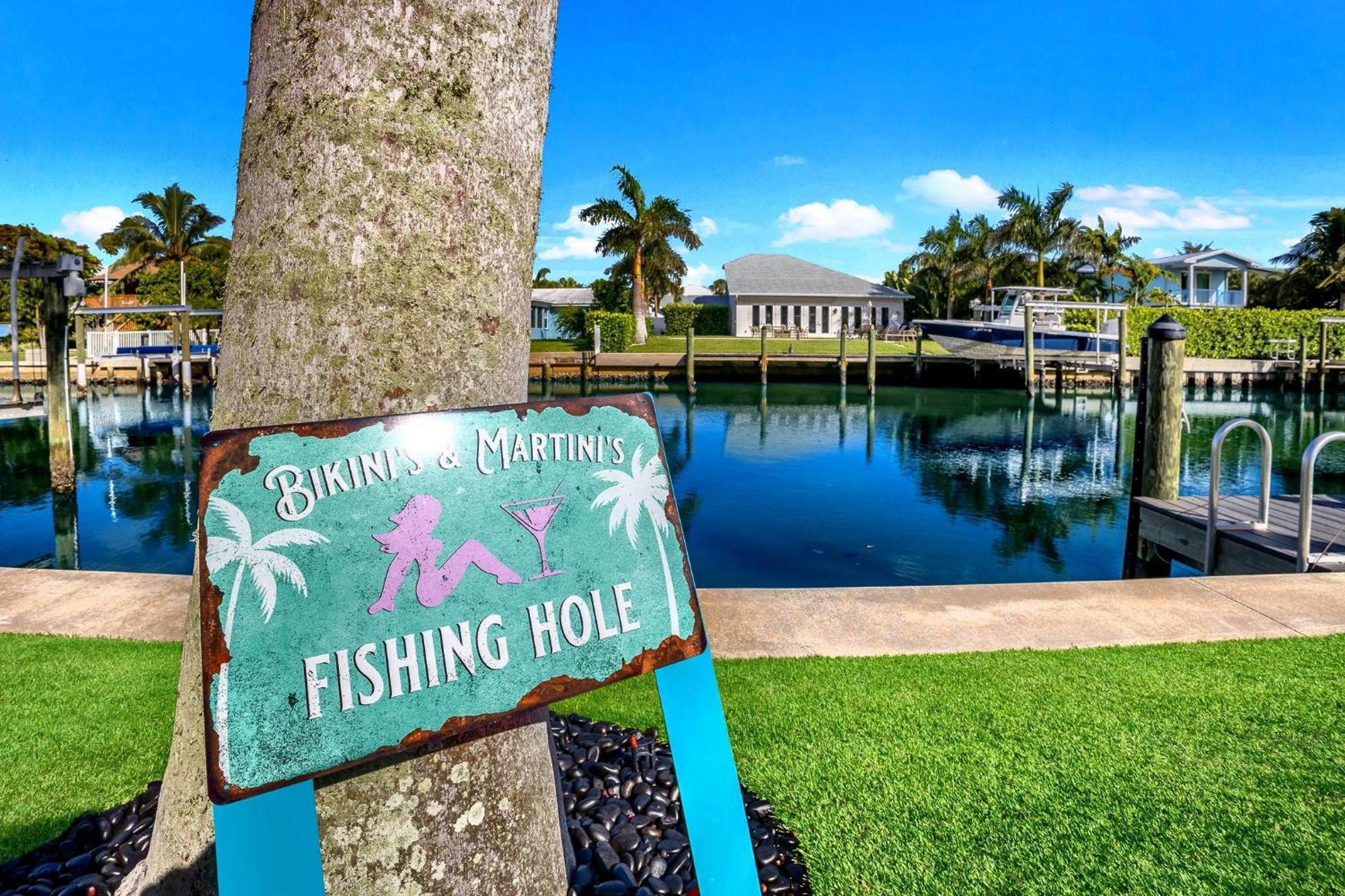 Bikinis And Martinis Waterfront Canal Villa Anna Maria Exterior photo