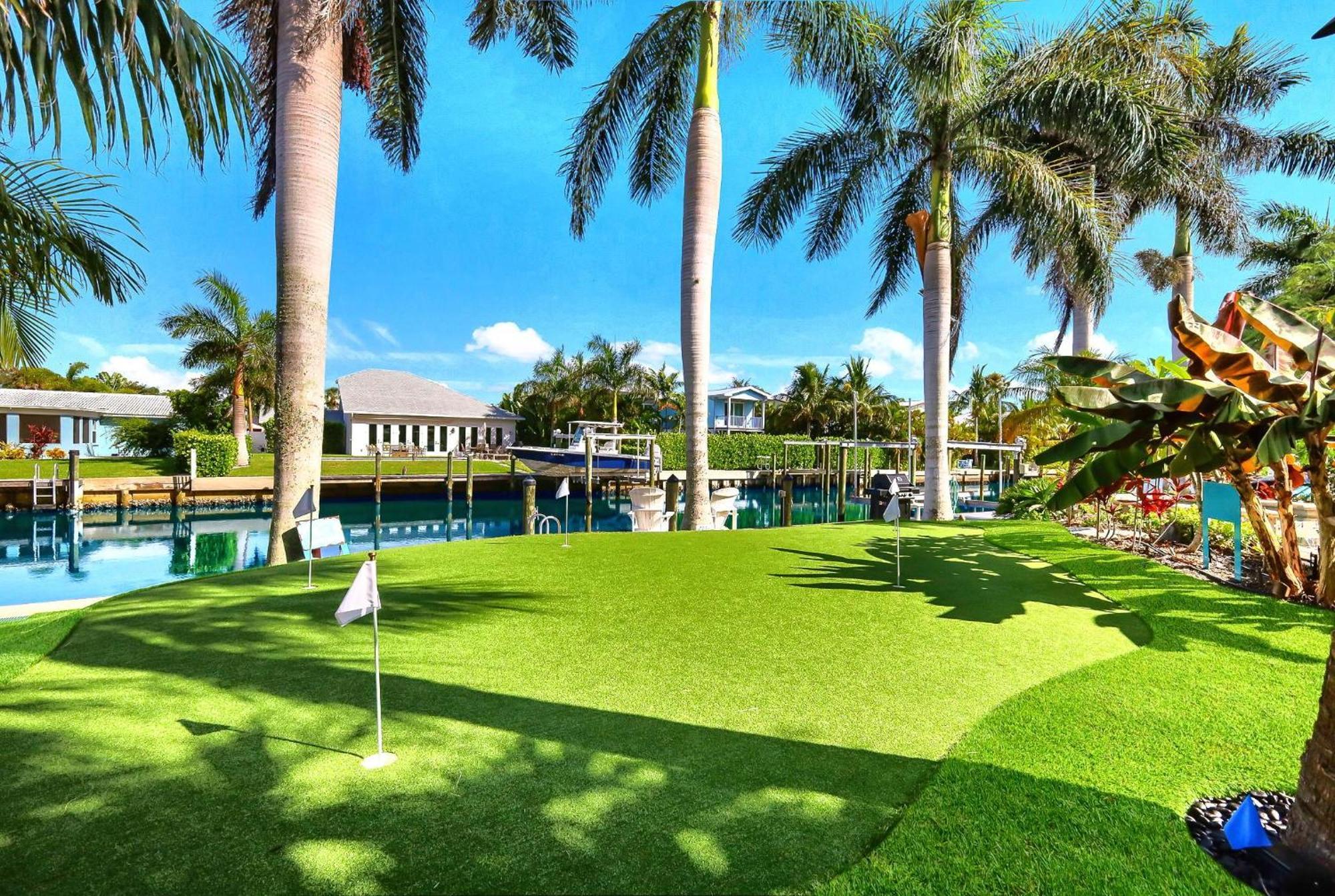 Bikinis And Martinis Waterfront Canal Villa Anna Maria Exterior photo