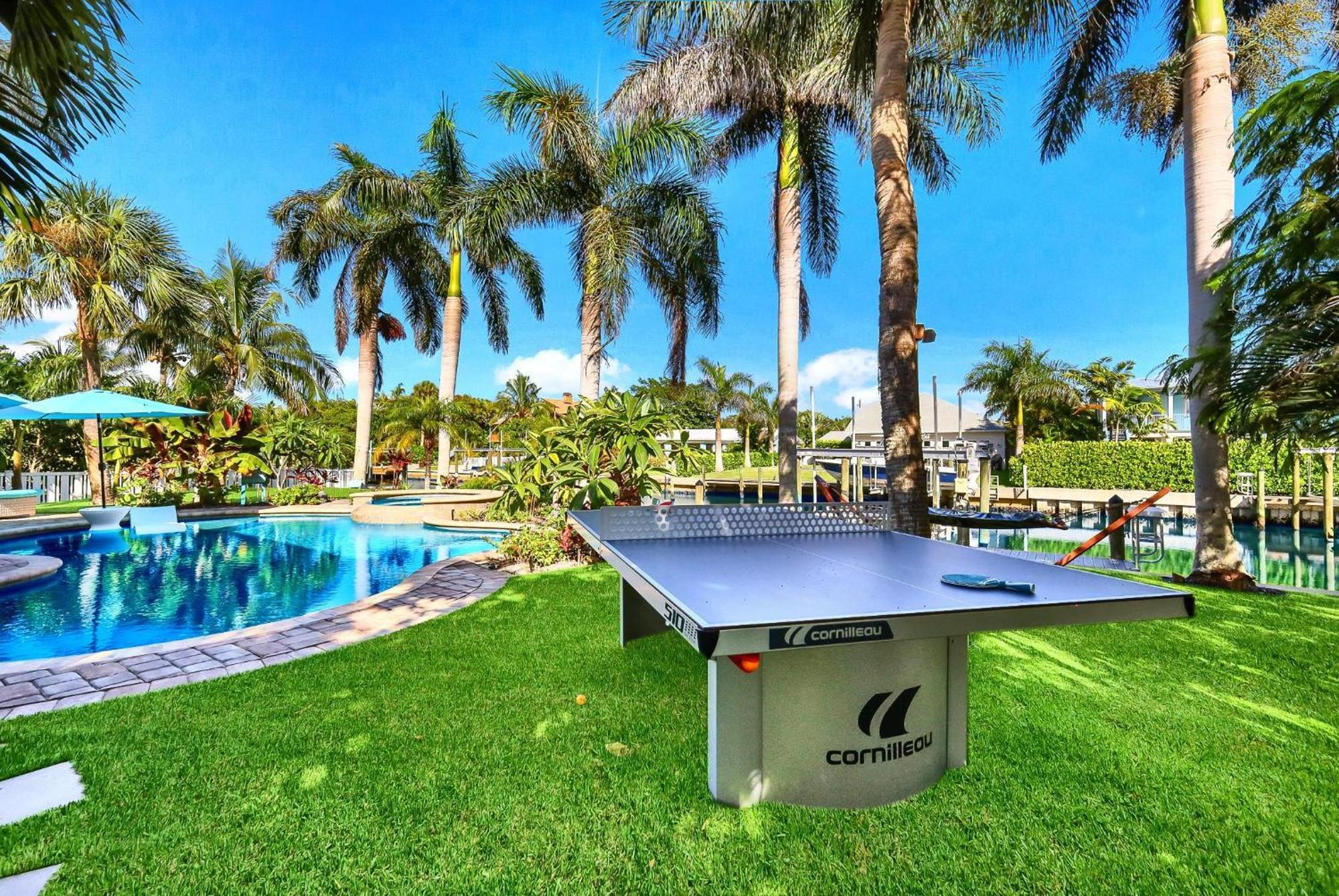 Bikinis And Martinis Waterfront Canal Villa Anna Maria Exterior photo