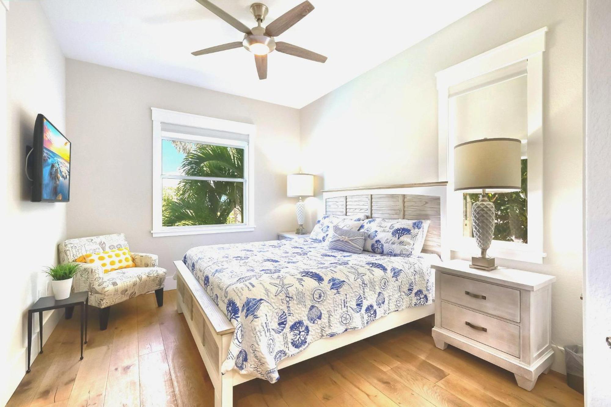 Bikinis And Martinis Waterfront Canal Villa Anna Maria Exterior photo