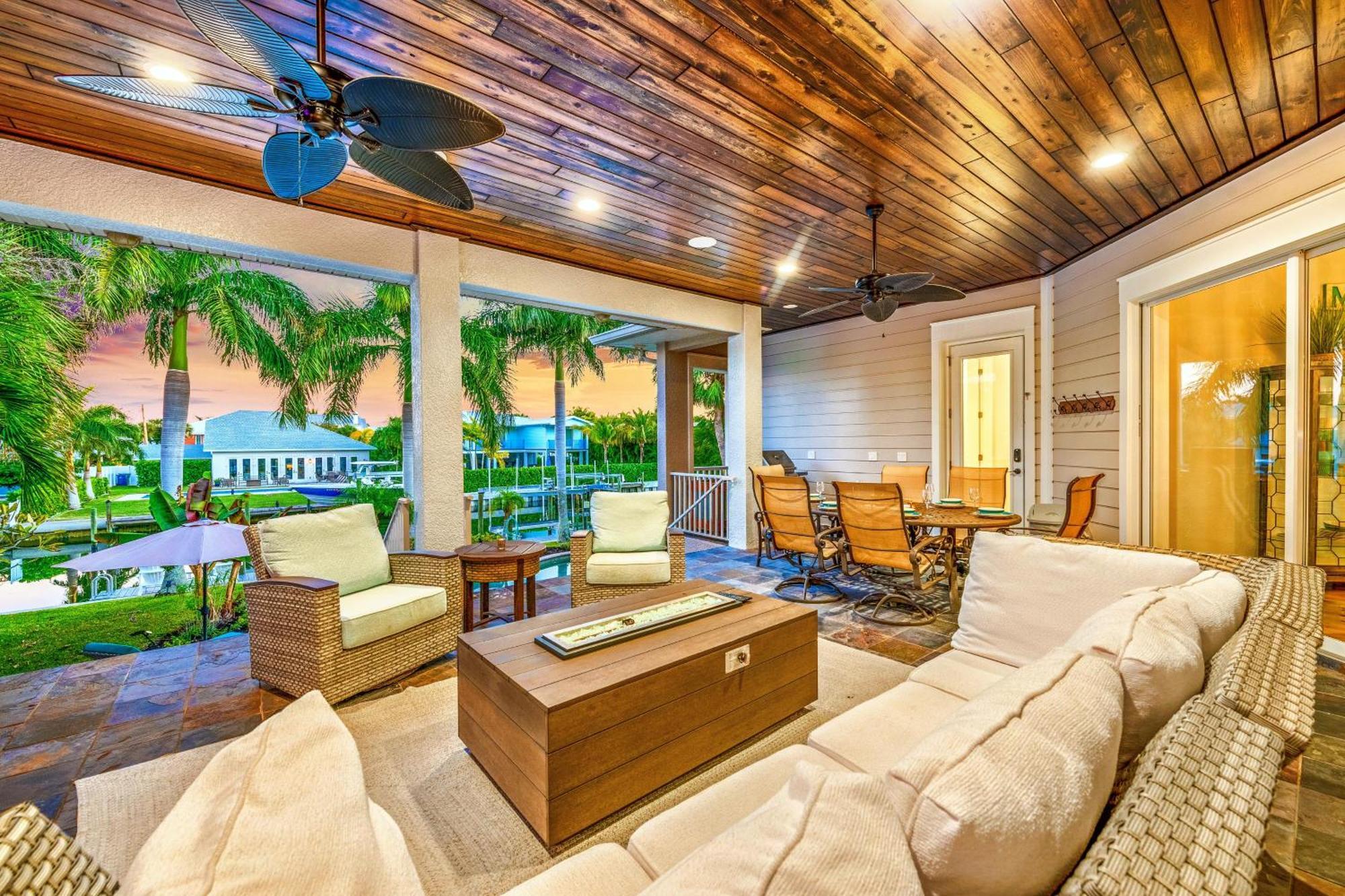 Bikinis And Martinis Waterfront Canal Villa Anna Maria Exterior photo