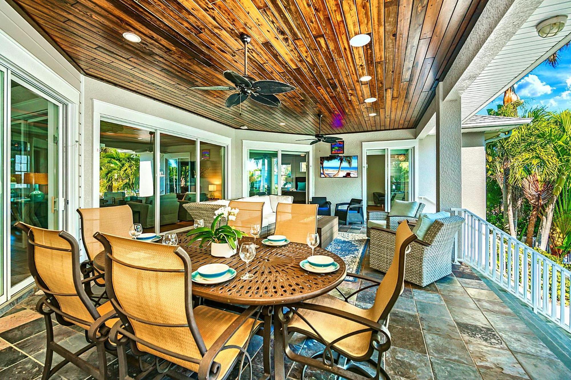 Bikinis And Martinis Waterfront Canal Villa Anna Maria Exterior photo