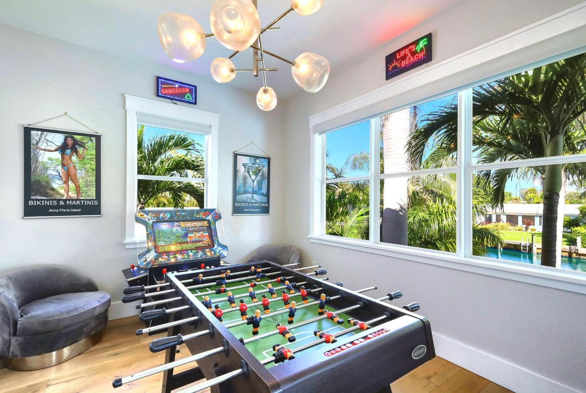 Bikinis And Martinis Waterfront Canal Villa Anna Maria Exterior photo