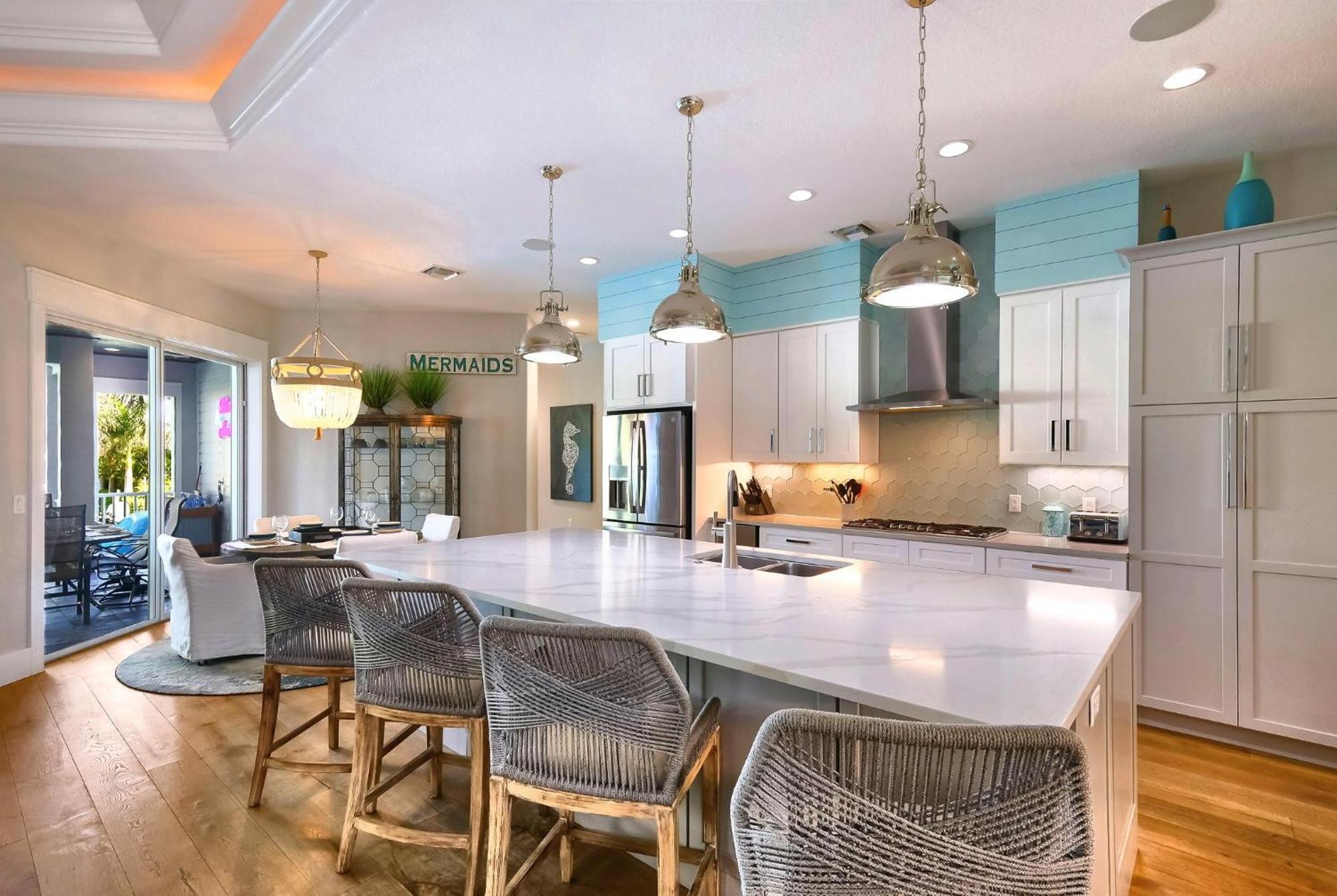 Bikinis And Martinis Waterfront Canal Villa Anna Maria Exterior photo