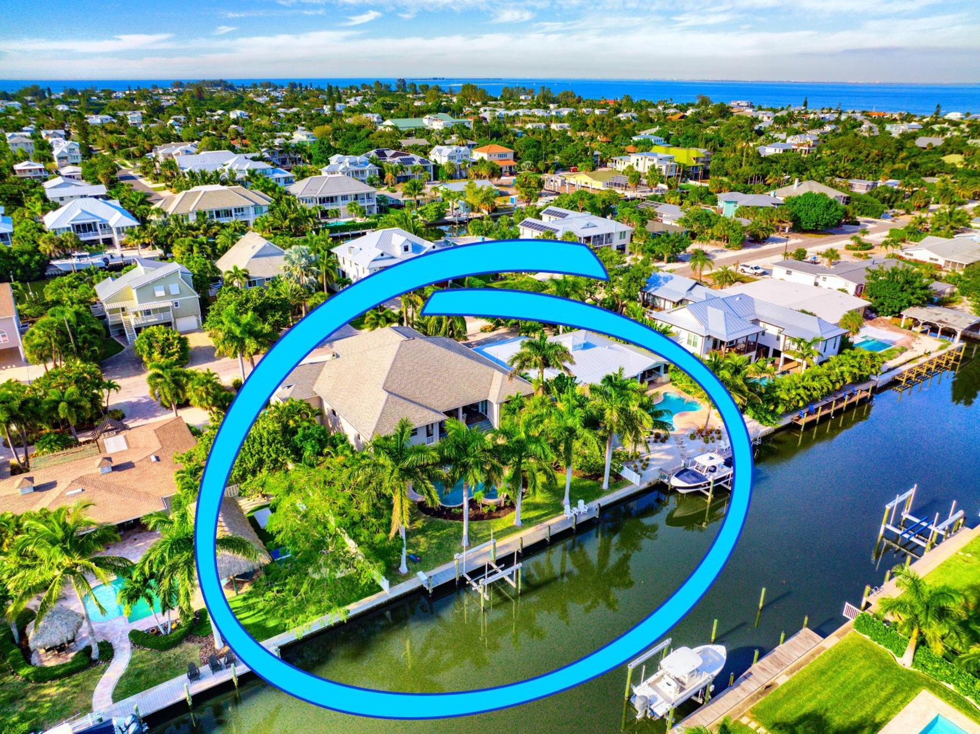 Bikinis And Martinis Waterfront Canal Villa Anna Maria Exterior photo